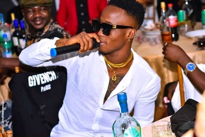 La polémique entre Kocee et Antagana LaStar continue de faire des vagues dans l’univers du showbiz camerounais. De passage dans les locaux de Laura Dave Média