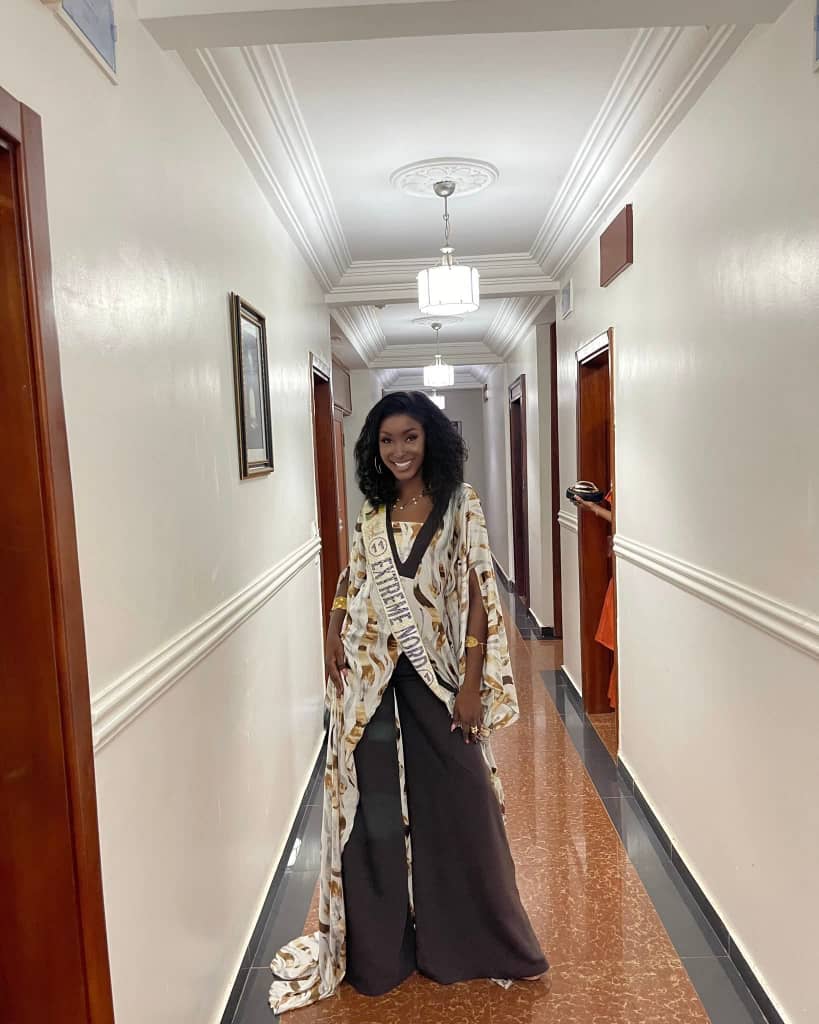 À 23 ans, Harangada Golonga Josiane, archiviste de formation a été élue Miss Cameroun 2025. Elle représente une beauté engagée avec