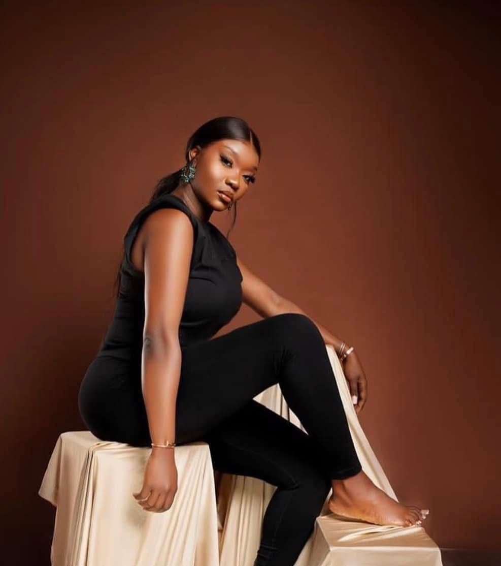 Mailène Bassogog taille 0 célébrités du 237