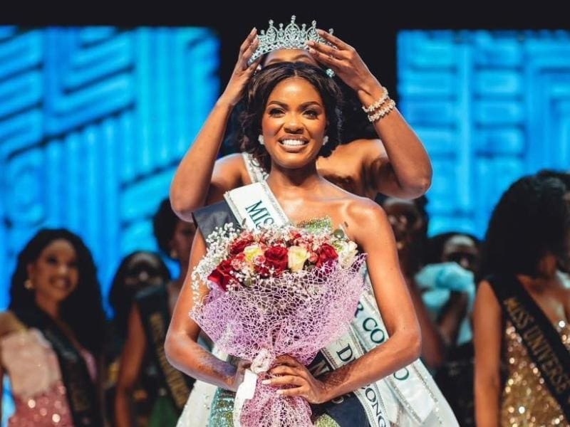 Le couronnement de Miss Univers RDC 2025 vire au conflit juridique. Deborah Djema, sacrée initialement, conteste sa destitution et accuse