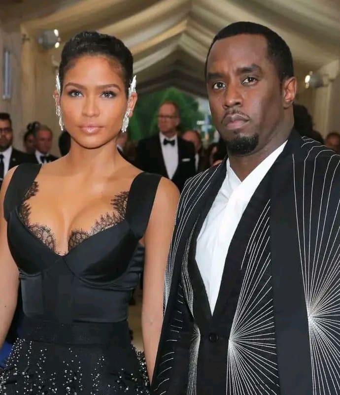 ean "Diddy" Combs pourrait voir son empire s’effondrer. Les procureurs fédéraux exigent une peine exemplaire : plus de 11 ans derrière les