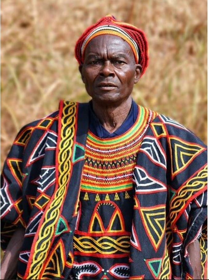 Étoffes Camerounaises : Quand Tradition Rime avec Style et Identité