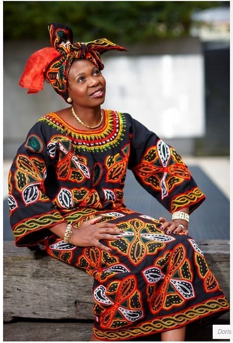 Le Cameroun, pays aux plus de 200 ethnies, est un véritable trésor culturel. Chaque région possède ses propres tenues traditionnelles,