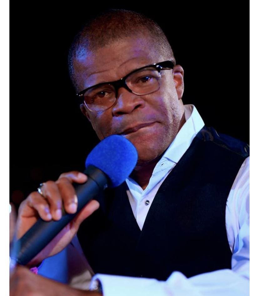 Yves Zogbo Junior : “Le makossa est mort”, le cri d’alarme d’une légende de l’audiovisuel africain