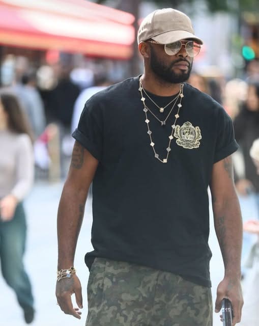  le quartier qui l’a vu grandir à Yaoundé, ce 10 mai 2026, Alexandre Song a ouvert son cœur comme rarement auparavant.