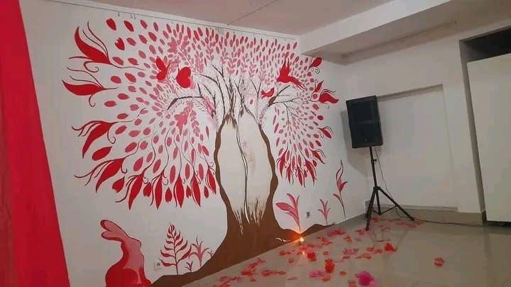 « L’Autre Crie » : Raïssa Njoya interroge les racines de la violence sociale au Cameroun à travers une exposition engagée