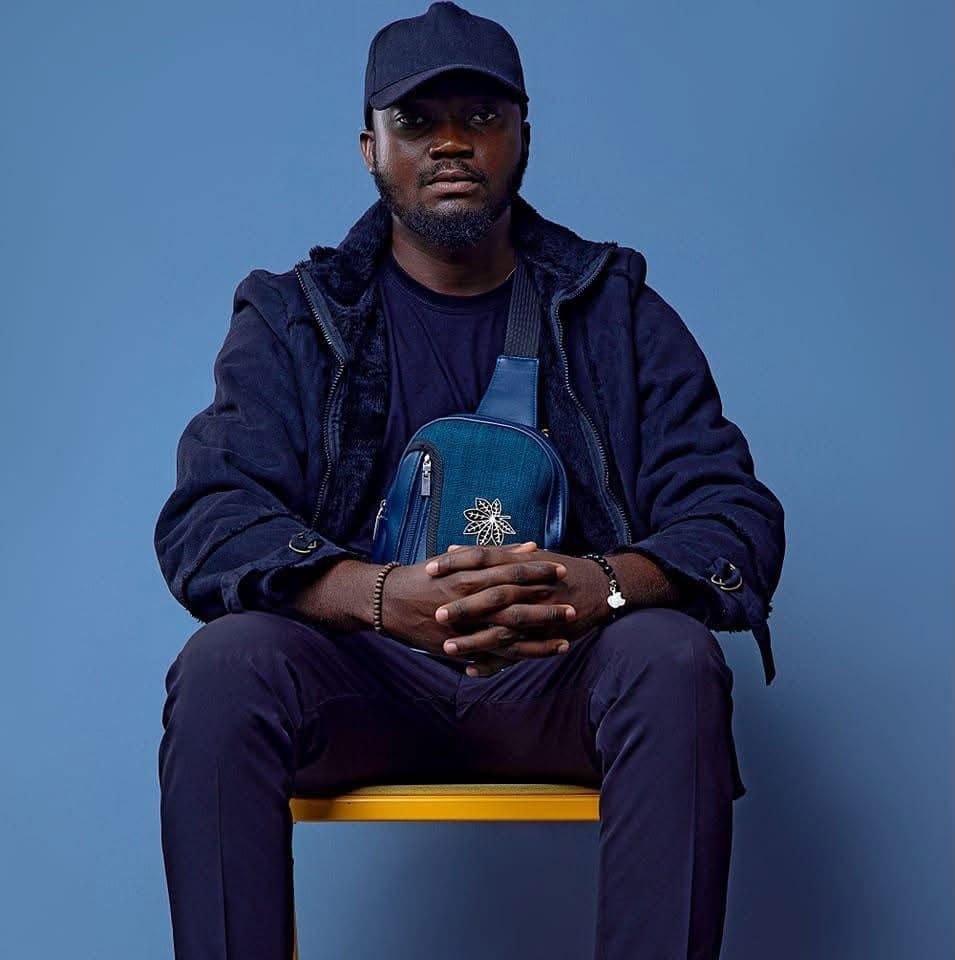  Dimitri Dong, acteur culturel, entrepreneur et auteur camerounais, qui entend contribuer à l’émergence d’un 