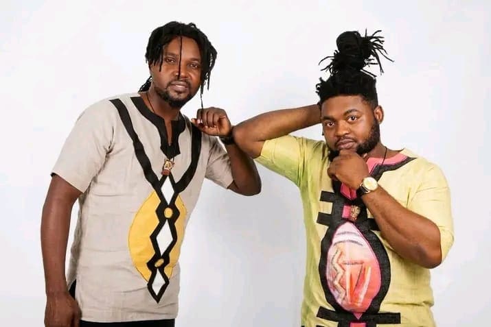 Tizeu, plus d’une décennie de musique, le duo Mawata et Almadi raconte leur parcours entre identité culturelle et débrouillardise